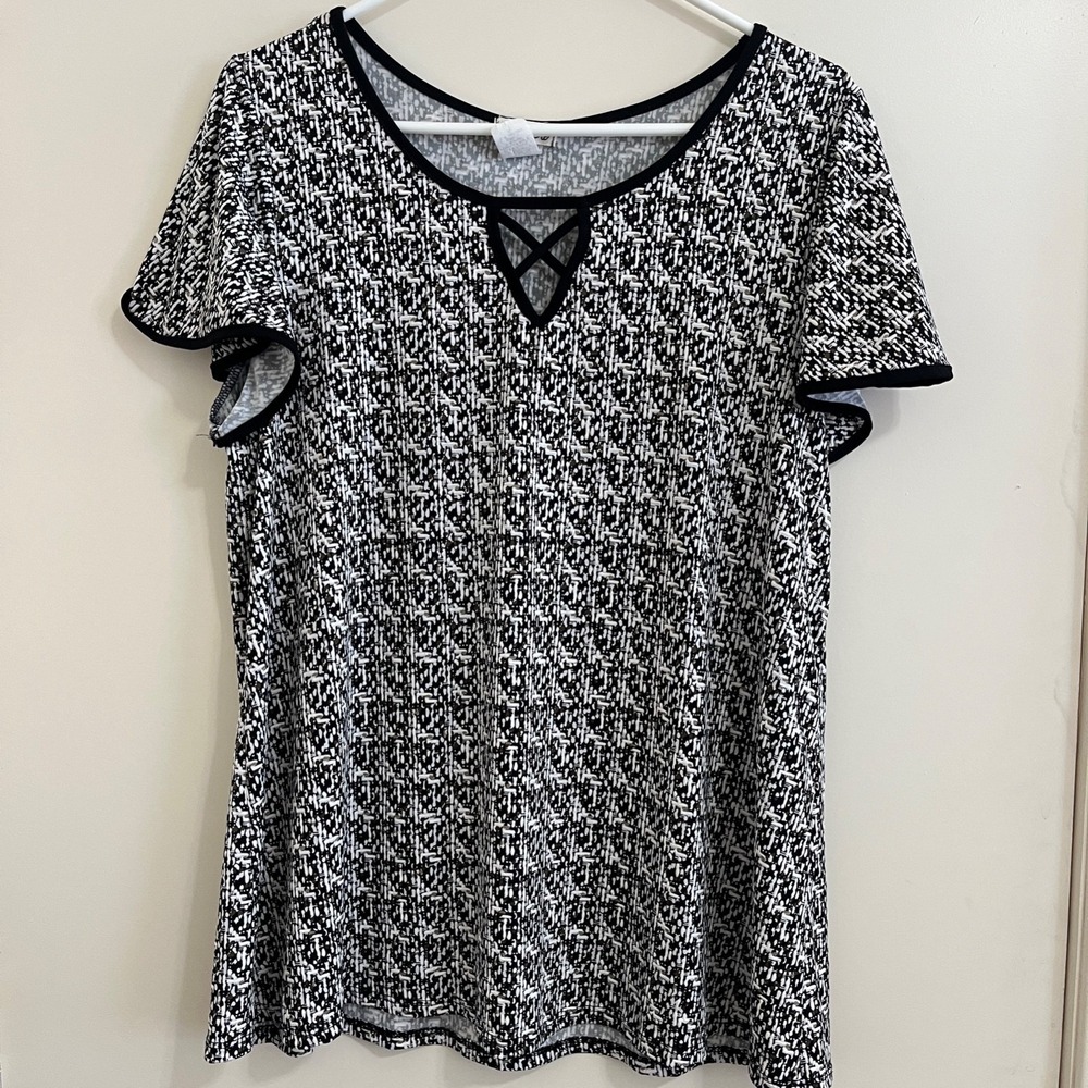 Emi Joe Women XL Black White Abstract Top Crisscross Neck‎ Flutter Sleeve Tunic